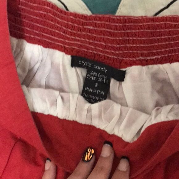 3/$15 Crystal candy Red floral scalloped tie lined skirt size small - Picture 6 of 9